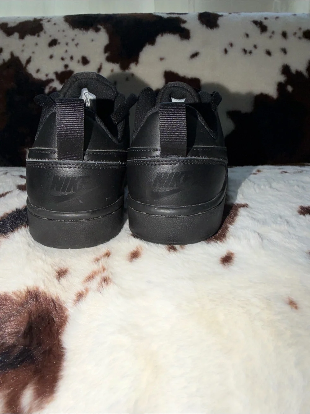 NIKE - ALL BLACK